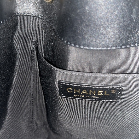 Chanel calfskin bucket/drawstring bag - Picture 9 of 9